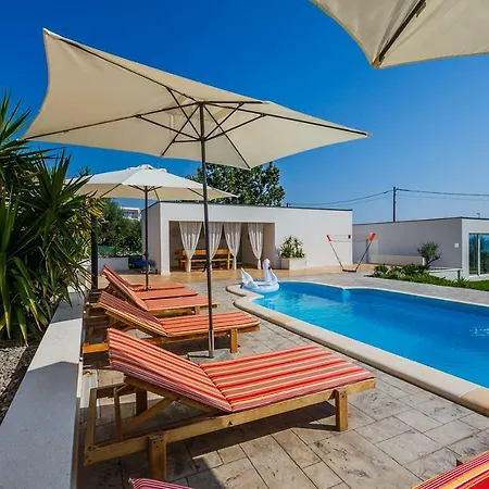 Sun-kissed Luxury Mediterranean * Kastela