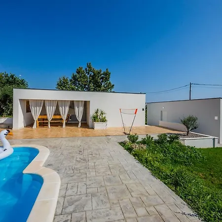 Sun-kissed Luxury Mediterranean * Kastela