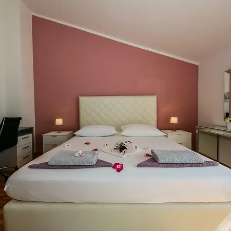Sun-kissed Luxury Mediterranean Villa Kastela